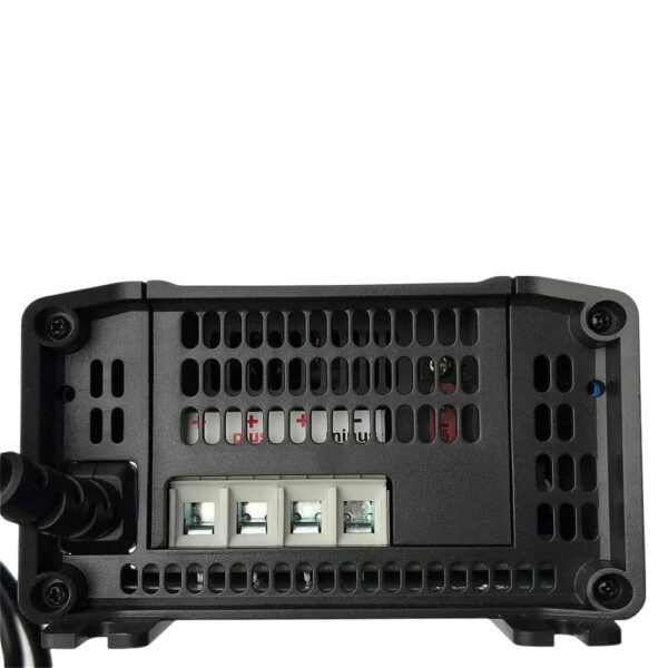 Blue Smart IP22 Charger 3 outputs (1)