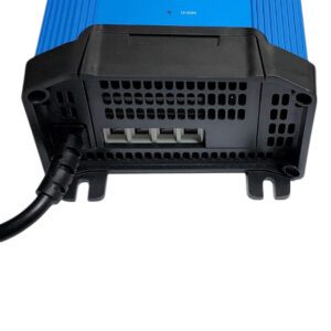 Blue Smart IP22 Charger 3 outputs (3)